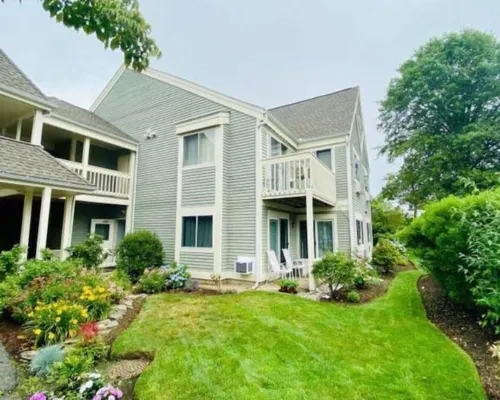 Stylish 2nd floor Ocean Edge condo Hotels in Brewster