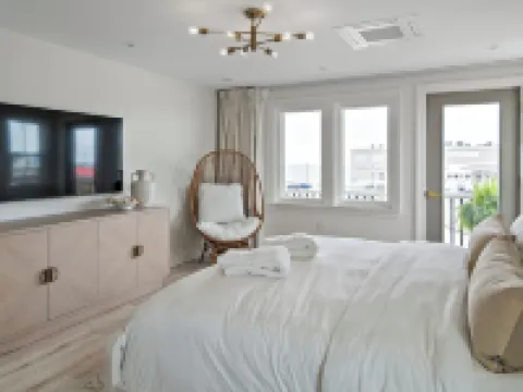 Casablanca-Luxury Retreat/2 Kings/Steps to Beach/PetFriendly Hotels in Salisbury