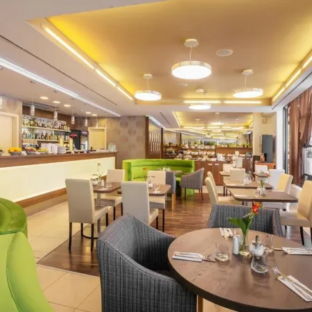 Iris Hotel Eden - Czech Leading Hotels Отели рядом с достопримечательностью «Прага 11»
