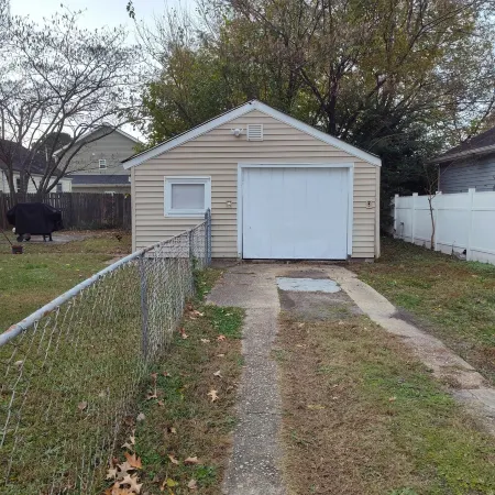 Cozy 5-bdrm hm, Loaded Kitchen, w/ Patio Deck & Grill, WiFi in pleasant Norfolk