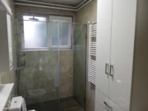 Apartment Milos 東部新薩拉熱窩酒店