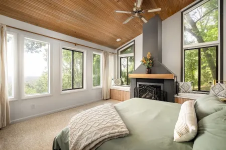 Secluded Mountain Chalet with Million Dollar Views!  Family and Pet Friendly