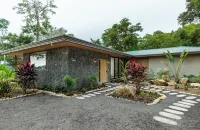 Villa Koa: Luxe Hillside Escape with Ocean Views