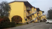 Apartment Enchanting Lake View, convenient to the Center and the Beaches