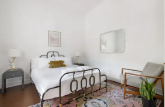 Walk Everywhere Downtown - 1Bed/1Bath Charleston Retreat - Dining & Nightlife