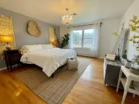 Peaceful Lake House Sauna,Hot tub,& Pool getaway in the Catskills