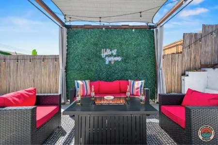 Relax & Unwind: 4Br la Mesa Home w/ Pool + Spa Отели рядом с достопримечательностью «Dr J's Elegant Reflections Med Spa»