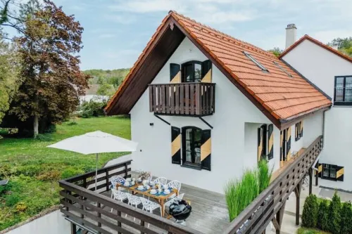 Haus am See mit Sonnenterrasse für 8 Gäste Các khách sạn ở Herrsching am Ammersee