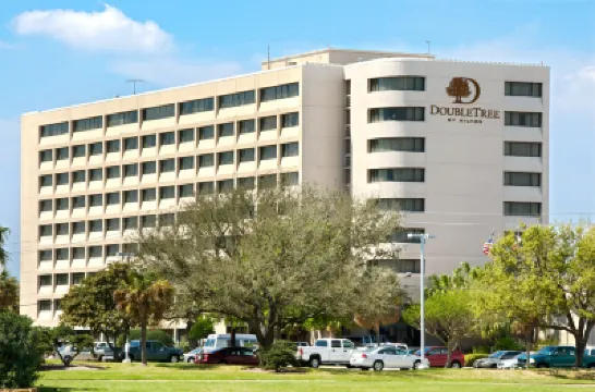 DoubleTree by Hilton Hotel Houston Hobby Airport Hotels near William P. Hobby Airport