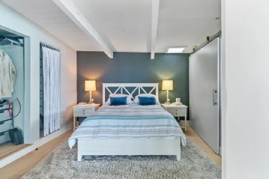Iconic Mid-Century Modern Beach House on the Pacific Ocean - Sleeps 10