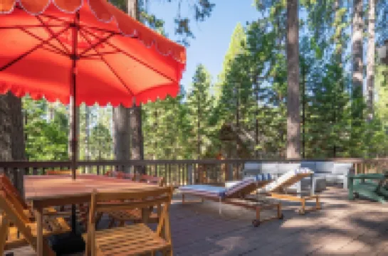 The Robin: BLS Lake Access, Hot Tub, Curated Luxury Design, & Kids Game Room