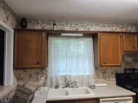 Spacious 4 BR house AC & WiFi in cool Universal City. Fenced yard, shop, RAFB Hotels in Universal City