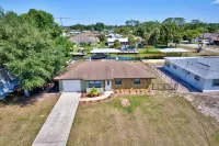 Charming 3-bedroom house in serene Lake Placid with AC, WiFi