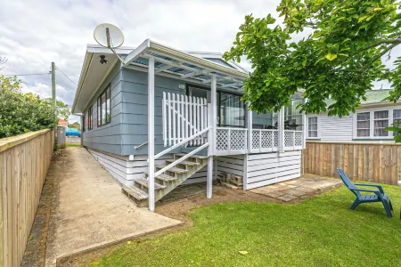 Cute and central Отели в г. Коромандел