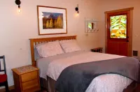 Quail Hollow, private studio