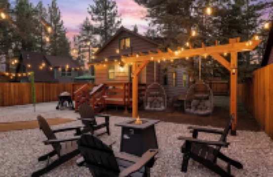 2BR/2BA Cozy Cabin in Big Bear w/Private Fence, Arcade, Spa, Near Forest & Lake