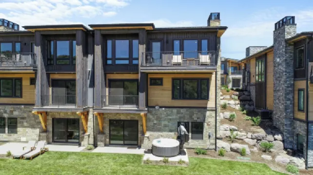 Modern 3BR Townhome with A/C Near Park City Deer Valley & Mayflower