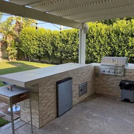 Stunning 5 Star Home Retreat Private Pool Spa BBQ 4 BR