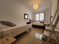 Enjoy the best sunset in this picturesque village. Hôtels à proximité de : Escultura de Carlos III