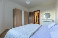 Snowfall Escape 24hr Electricity Hotels in Faraiya