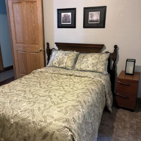 Wheelchair assessable spacious 5-bedroom house in Algoma