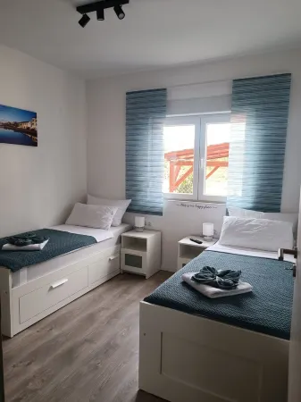 New vacation apartment(s) Fiona ( 4-6/8-12p TOP with barbecue, dogs welcome Отели в г. Sukosan