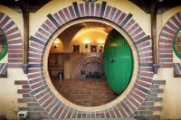 Hobbit House in marvelous Râșnov with Lake view Hotels in Rasnov