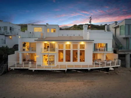 Malibu Shores Retreat  Ocean Views • Gym • Fireplace