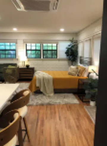 Beautiful Studio w Full Kit, W/D, Covered parking, Close to Shopping/Restaurants