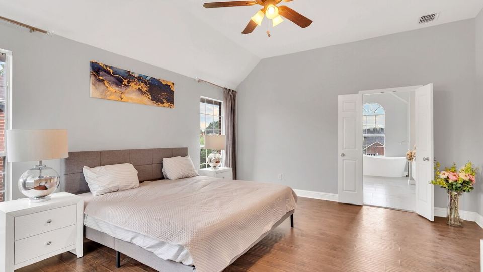 Completely Renovated House with Swimming Pool