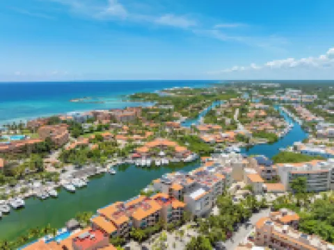 Ground Floor Marina View Infinity Pool Private Terrace Puerto Aventuras Hotels in Puerto Aventuras