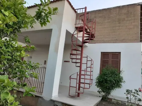 ISOLATED VILLA A FEW STEPS FROM THE COUNTRY, RELAX AND OPPORTUNITIES.