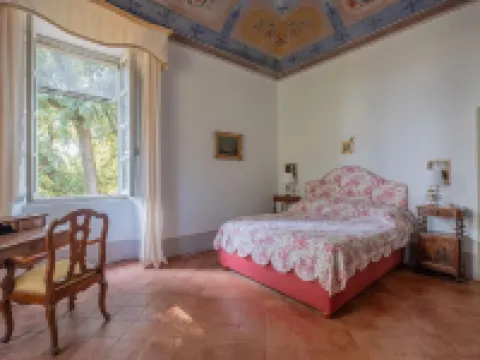 Historic villa with swimming pool surrounded by nature Hotéis em Amelia