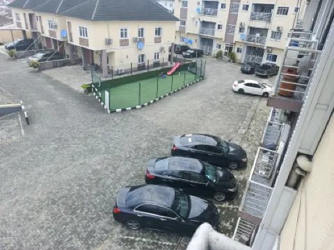 Studio apartment for shortlet in a quiet fully Serviced Estate 24hr power supply Hôtels à : 