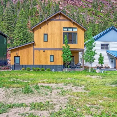 Guest Fave - 3-Bedroom Home in Ouray Near River Trail - Fiber/King Beds/Sleeps 6