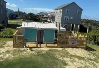 Charming pet friendly studio 350 feet away from the Rodanthe Pier and the beach.