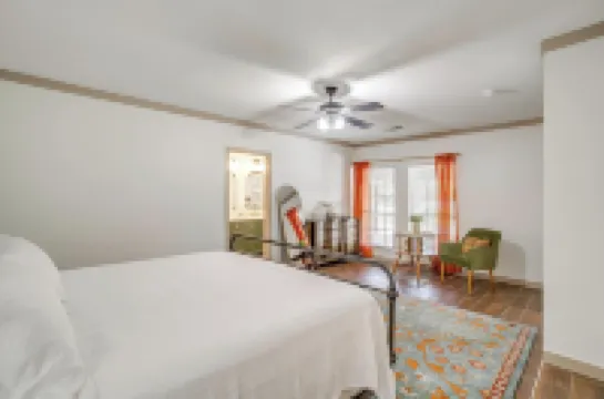 Robin House with two master suites!