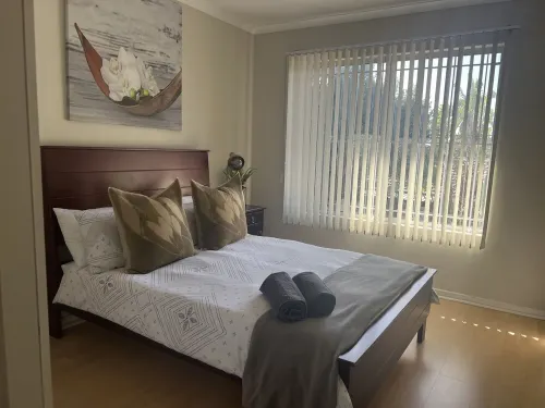 Sunny South Views, 200m From the Beach