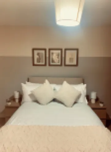 Wolverhampton Apartment with Free Parking 1 minute from the train station