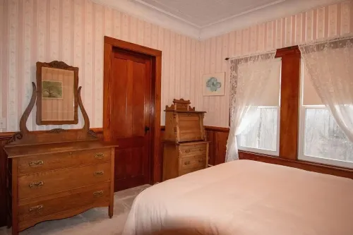 Fantastic 3-bedroom house right near Belleayre mountain ski center in Highmount