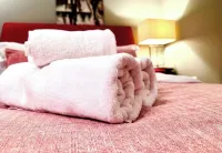 Spectacular High-Rise Downtown Lakeview Apartment Hotels in The Harbourfront