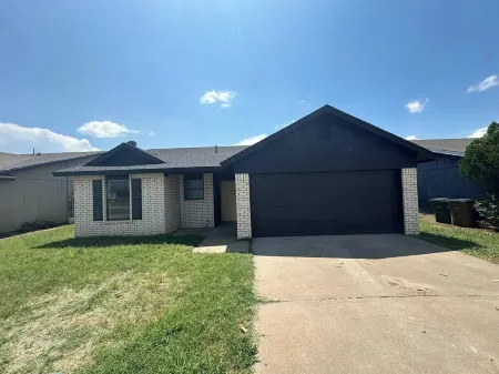 Luxury Lane: Prime Location by ASU & Across from GF Base - No Stairs - Pet Haven