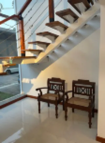 Modern luxury house within walking distance to all conveniences 拉亞吉里亞酒店