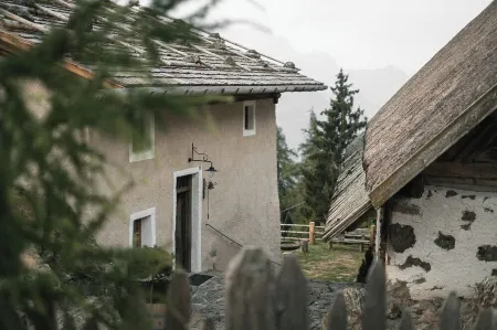 Exclusive "Felder Alpin Lodge" with Dolomites view, ideal for families & friends