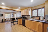 Raccoon House & Spa. Scandinavian style retreat w/ sauna and hot tub.