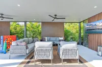 GoldLuxe with Outdoor Paradise