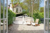 Brand New Romantic Cottage by the Sea فنادق في Aerdenhout