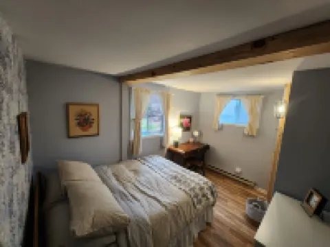 Cozy cottage by the river perfect for nature lovers & pet friendly