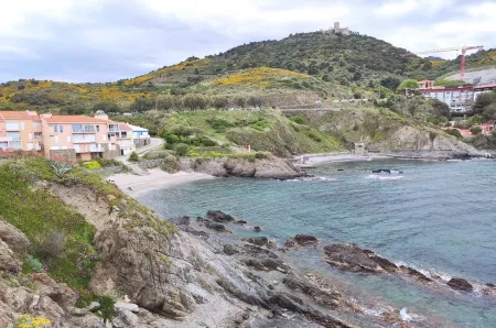 Bright apartment near Collioure, in a quiet residence Отели в г. Пор-Вандр