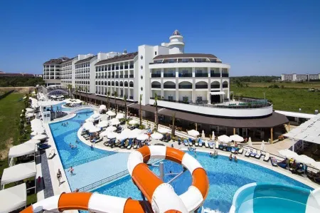 Port River Hotel - All Inclusive Отели рядом с достопримечательностью «Maya World hotel plajı»
